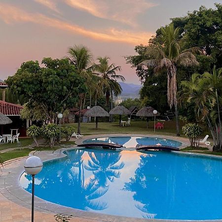 El Pantanal Hotel & Resort Puerto Quijarro  Exterior foto